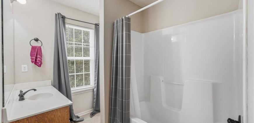 9335 N Main Street, Kansas City, MO 64155