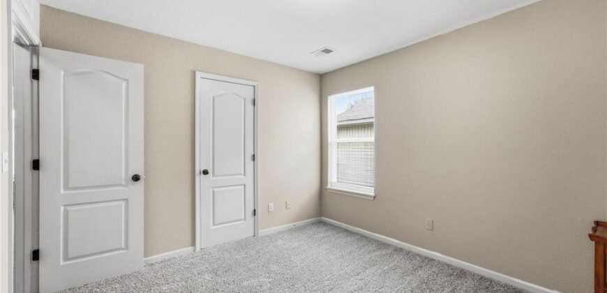 9335 N Main Street, Kansas City, MO 64155