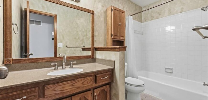 1706 NW 63rd Terrace, Kansas City, MO 64118