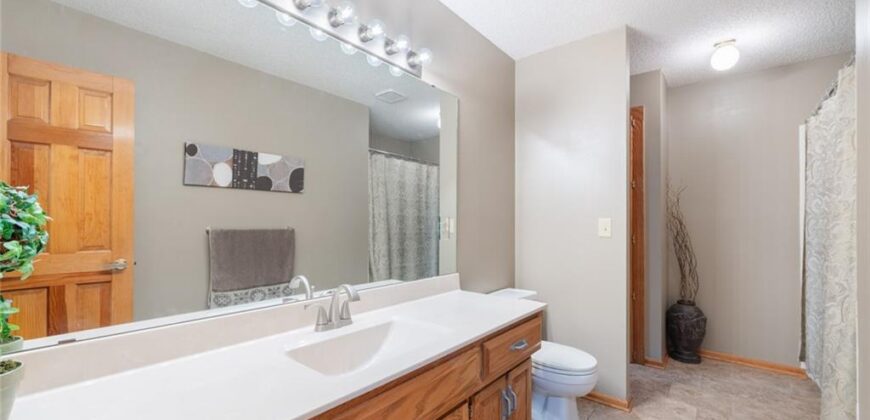 7000 N Agnes Street, Gladstone, MO 64119