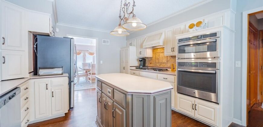 7000 N Agnes Street, Gladstone, MO 64119