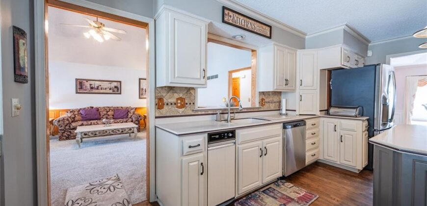 7000 N Agnes Street, Gladstone, MO 64119