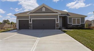 3327 NW 93rd Street, Kansas City, MO 64154