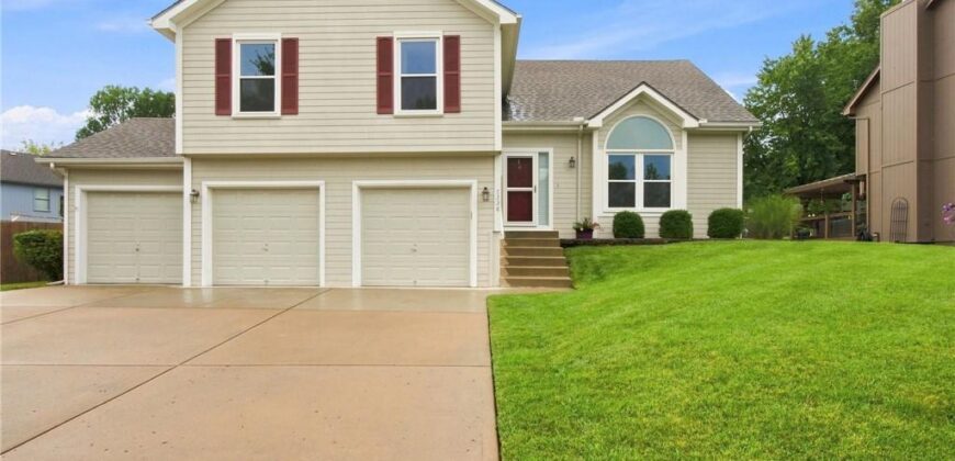7338 N Booth Avenue, Kansas City, MO 64158