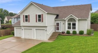 7338 N Booth Avenue, Kansas City, MO 64158