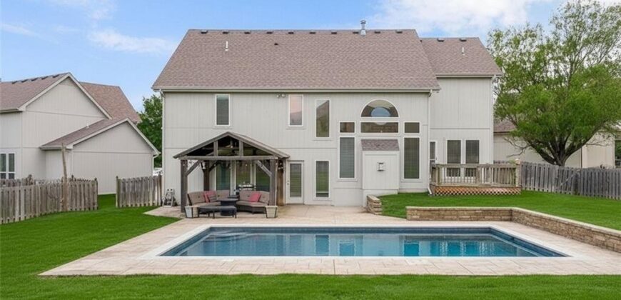9105 N Kansas Court, Kansas City, MO 64156