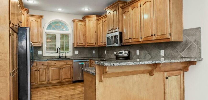 9105 N Kansas Court, Kansas City, MO 64156