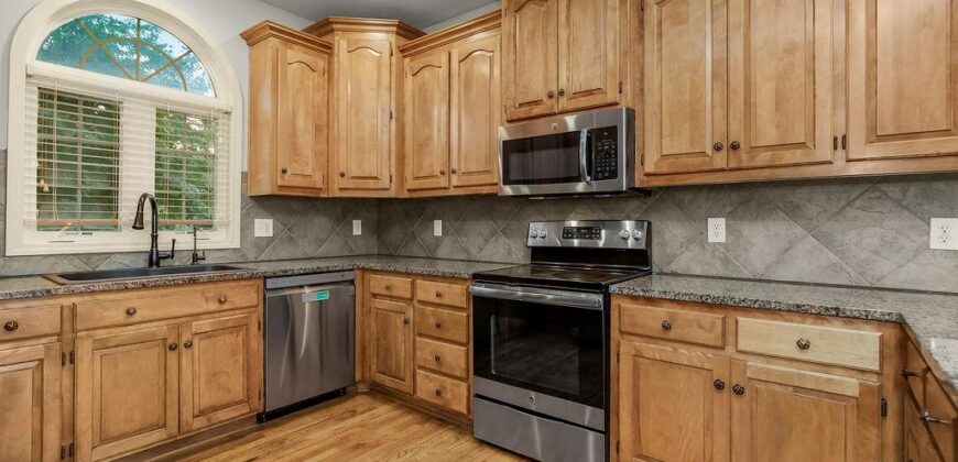 9105 N Kansas Court, Kansas City, MO 64156