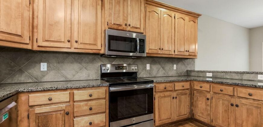 9105 N Kansas Court, Kansas City, MO 64156