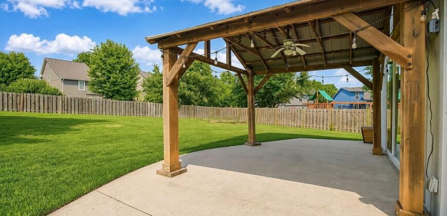 9105 N Kansas Court, Kansas City, MO 64156