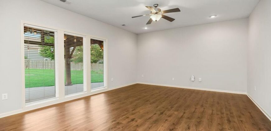 9105 N Kansas Court, Kansas City, MO 64156
