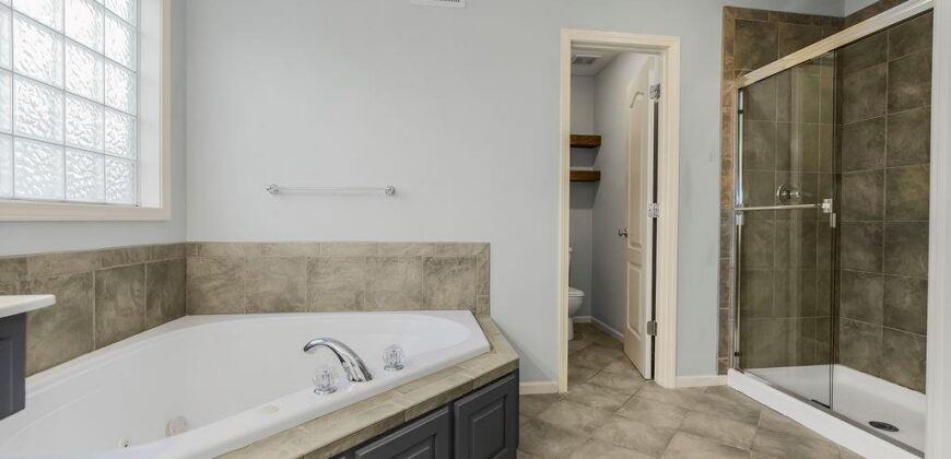 9105 N Kansas Court, Kansas City, MO 64156