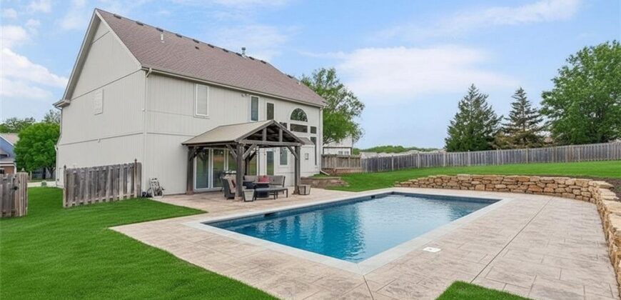 9105 N Kansas Court, Kansas City, MO 64156