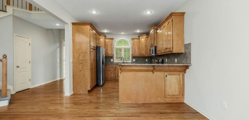 9105 N Kansas Court, Kansas City, MO 64156