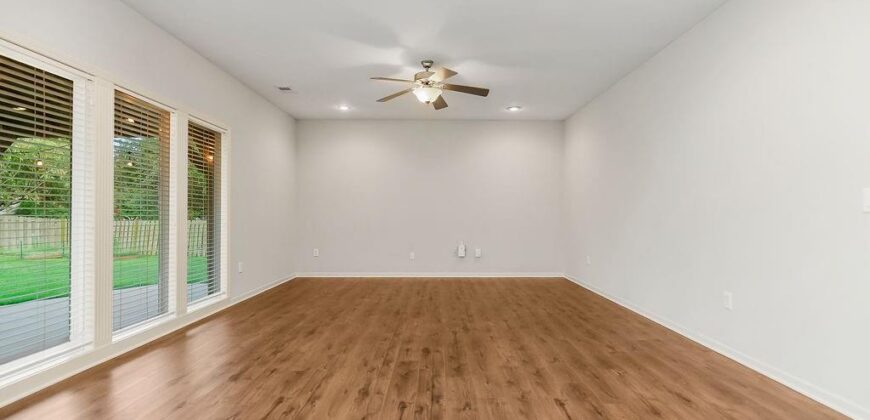9105 N Kansas Court, Kansas City, MO 64156