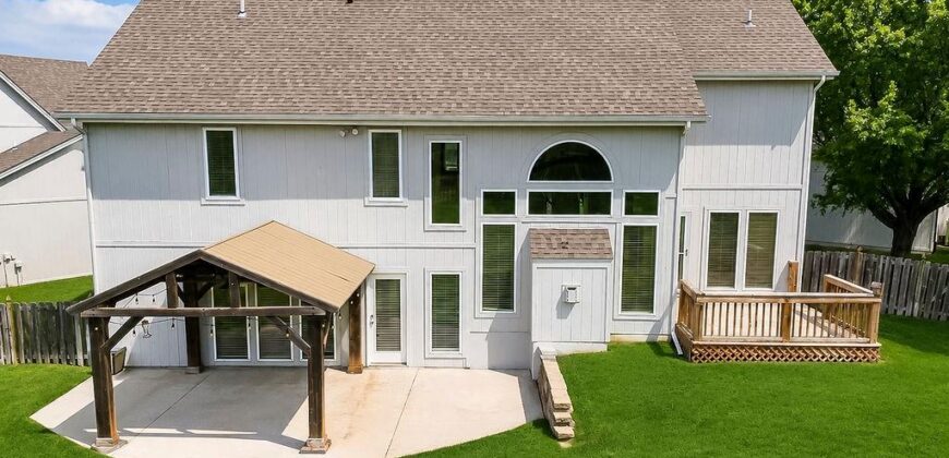 9105 N Kansas Court, Kansas City, MO 64156