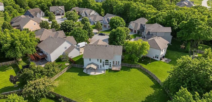9105 N Kansas Court, Kansas City, MO 64156