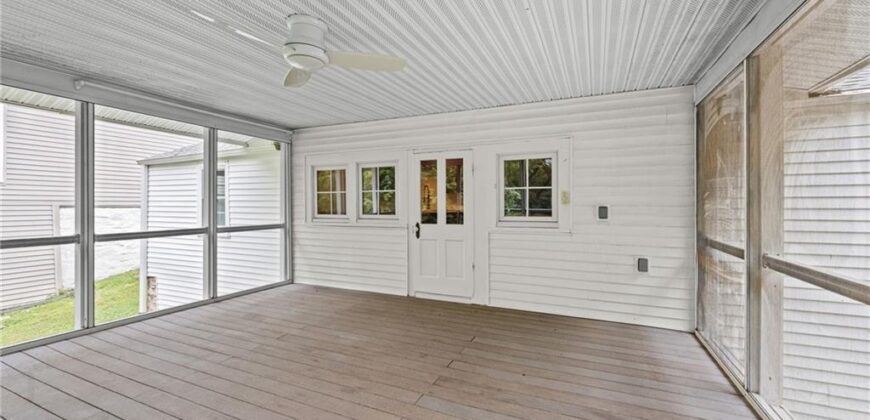 633 Main Street, Weston, MO 64098
