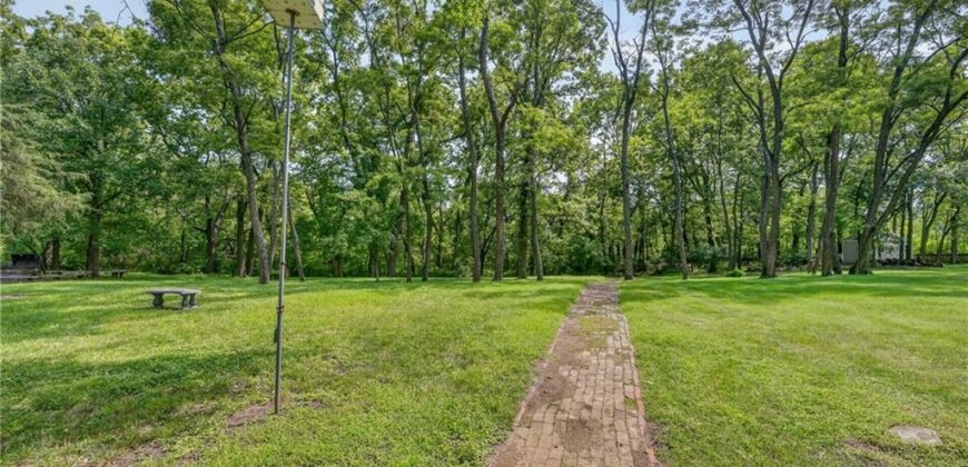6807 Cedar Bend N/A, Kansas City, MO 64152