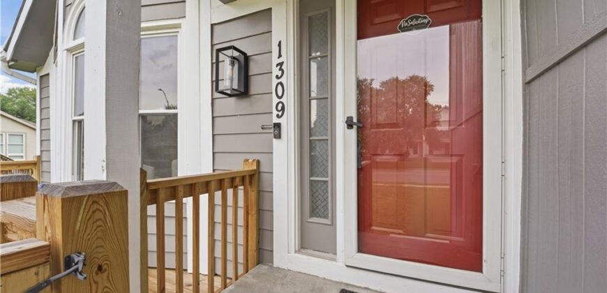 1309 NE Chowning Drive, Kansas City, MO 64155