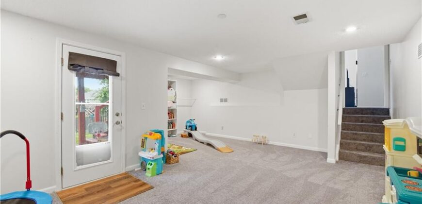 1309 NE Chowning Drive, Kansas City, MO 64155