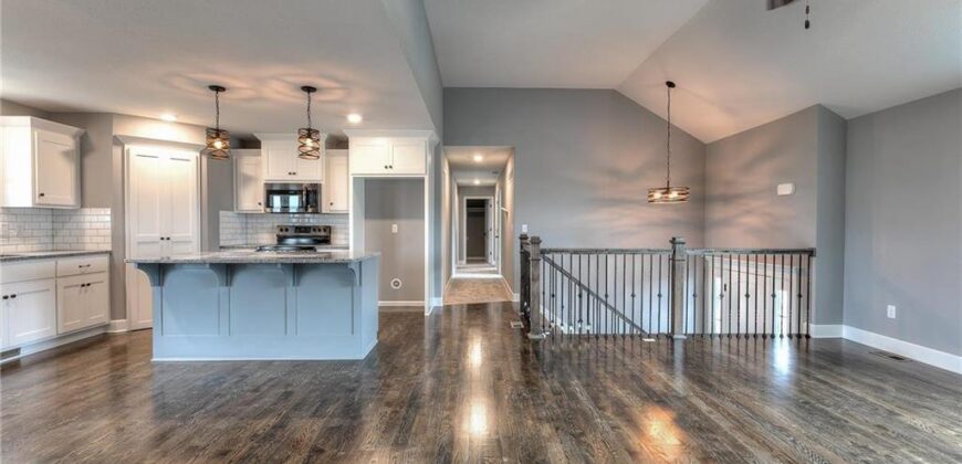 527 Skyview Lane, Liberty, MO 64068