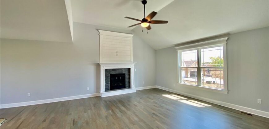 527 Skyview Lane, Liberty, MO 64068