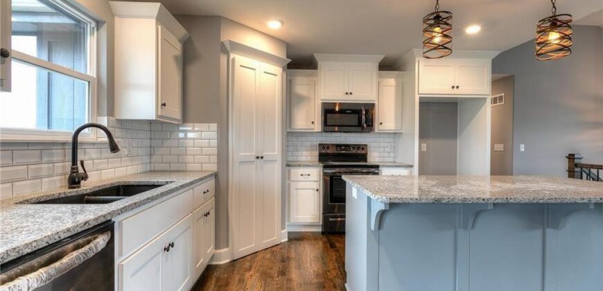 527 Skyview Lane, Liberty, MO 64068