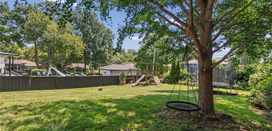 413 Pershing Street, Liberty, MO 64068