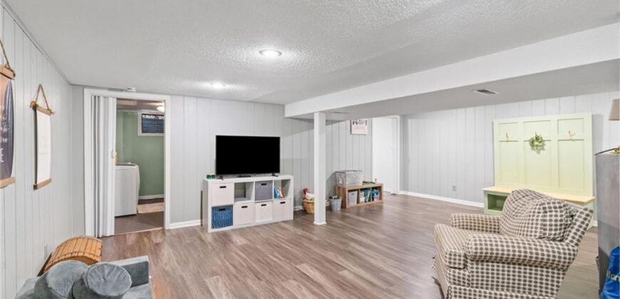 413 Pershing Street, Liberty, MO 64068