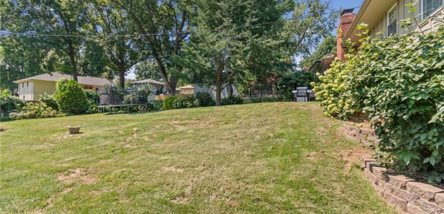 413 Pershing Street, Liberty, MO 64068