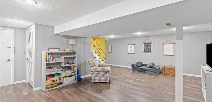 413 Pershing Street, Liberty, MO 64068