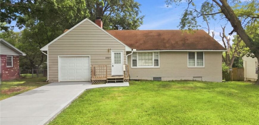 2307 NE 37th Terrace, Kansas City, MO 64116