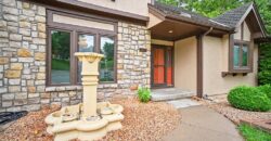 5525 N Oakdale Place, Parkville, MO 64152