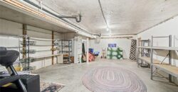 5525 N Oakdale Place, Parkville, MO 64152