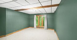 5525 N Oakdale Place, Parkville, MO 64152