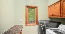 5525 N Oakdale Place, Parkville, MO 64152