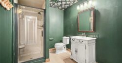 5525 N Oakdale Place, Parkville, MO 64152