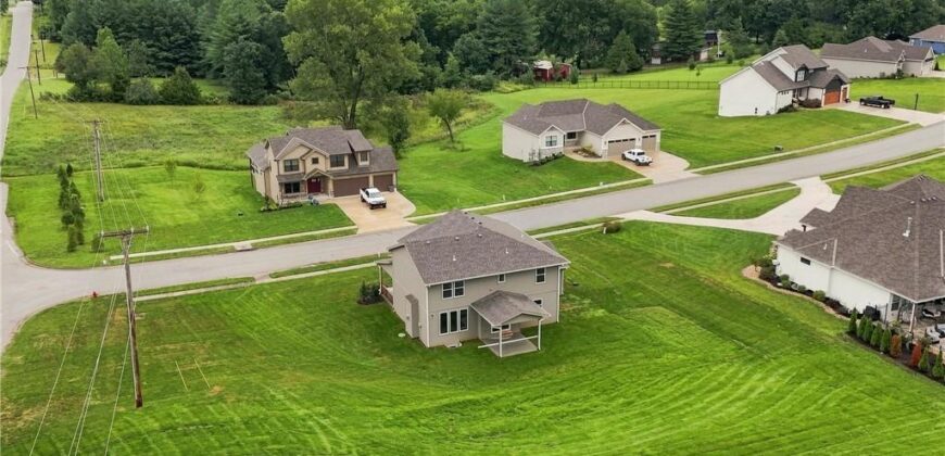 13522 Oakridge Drive, Kearney, MO 64060