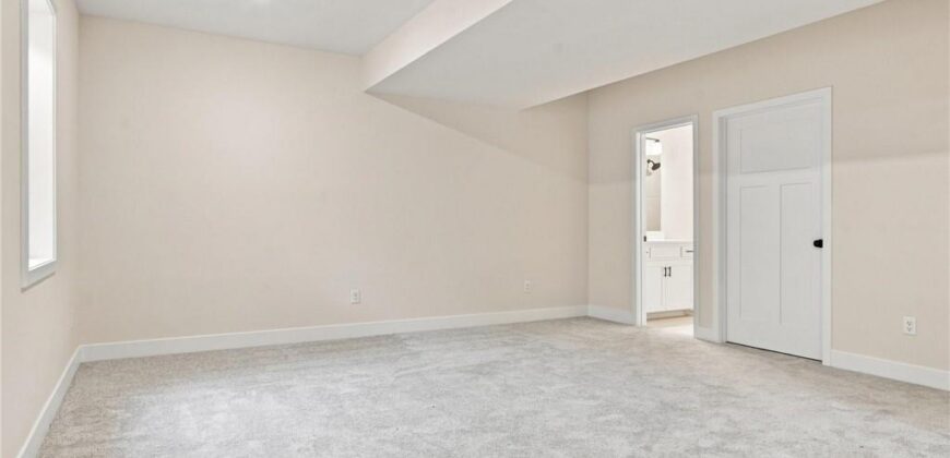 13522 Oakridge Drive, Kearney, MO 64060