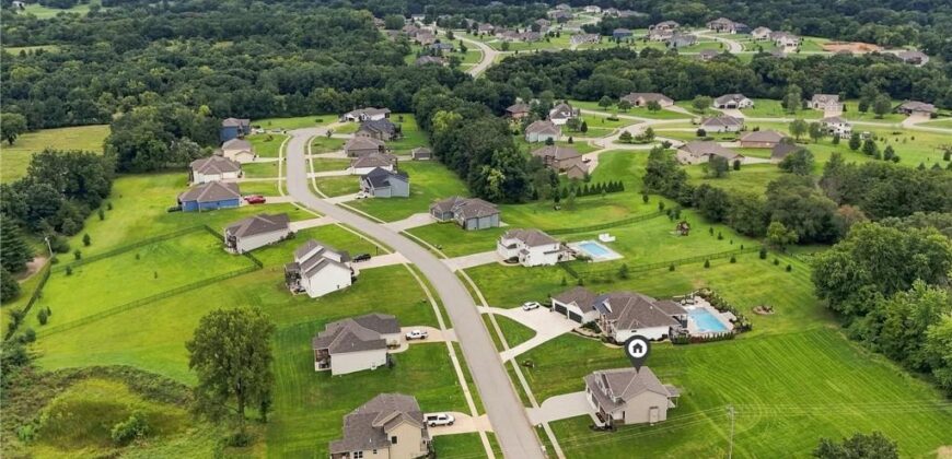 13522 Oakridge Drive, Kearney, MO 64060