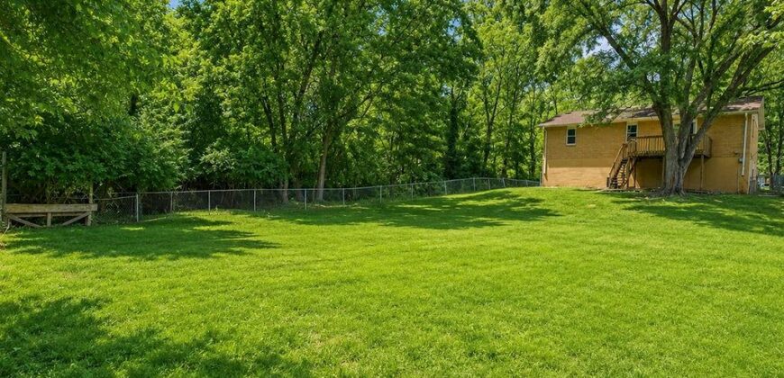 6534 NW Hamer Drive, Kansas City, MO 64118