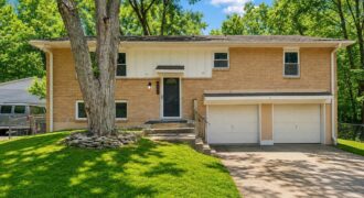6534 NW Hamer Drive, Kansas City, MO 64118
