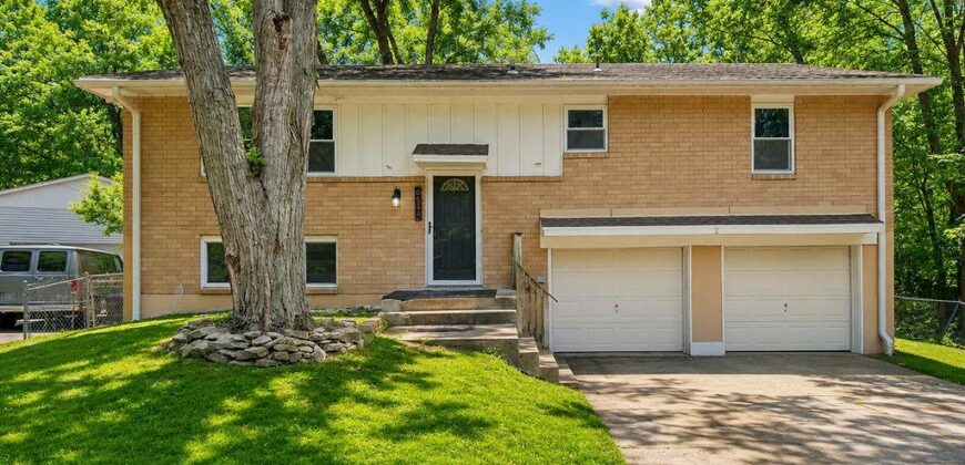 6534 NW Hamer Drive, Kansas City, MO 64118