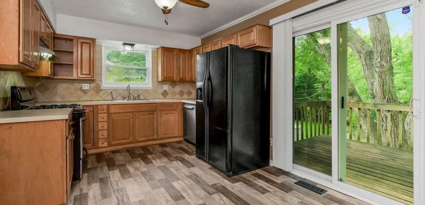 6534 NW Hamer Drive, Kansas City, MO 64118