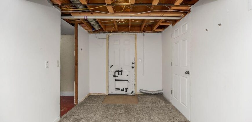6534 NW Hamer Drive, Kansas City, MO 64118
