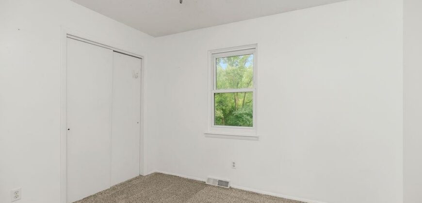 6534 NW Hamer Drive, Kansas City, MO 64118