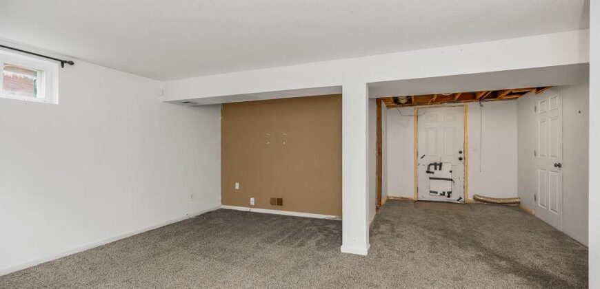 6534 NW Hamer Drive, Kansas City, MO 64118