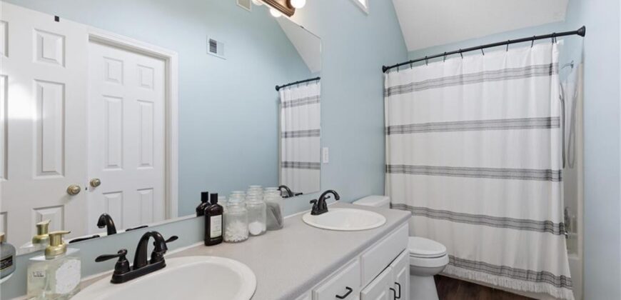 1319 NE 105th Terrace, Kansas City, MO 64155