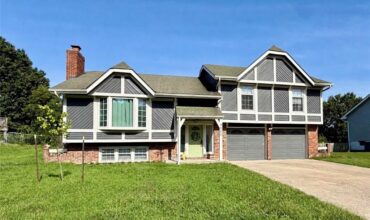 7111 Michael Lane, Pleasant Valley, MO 64068